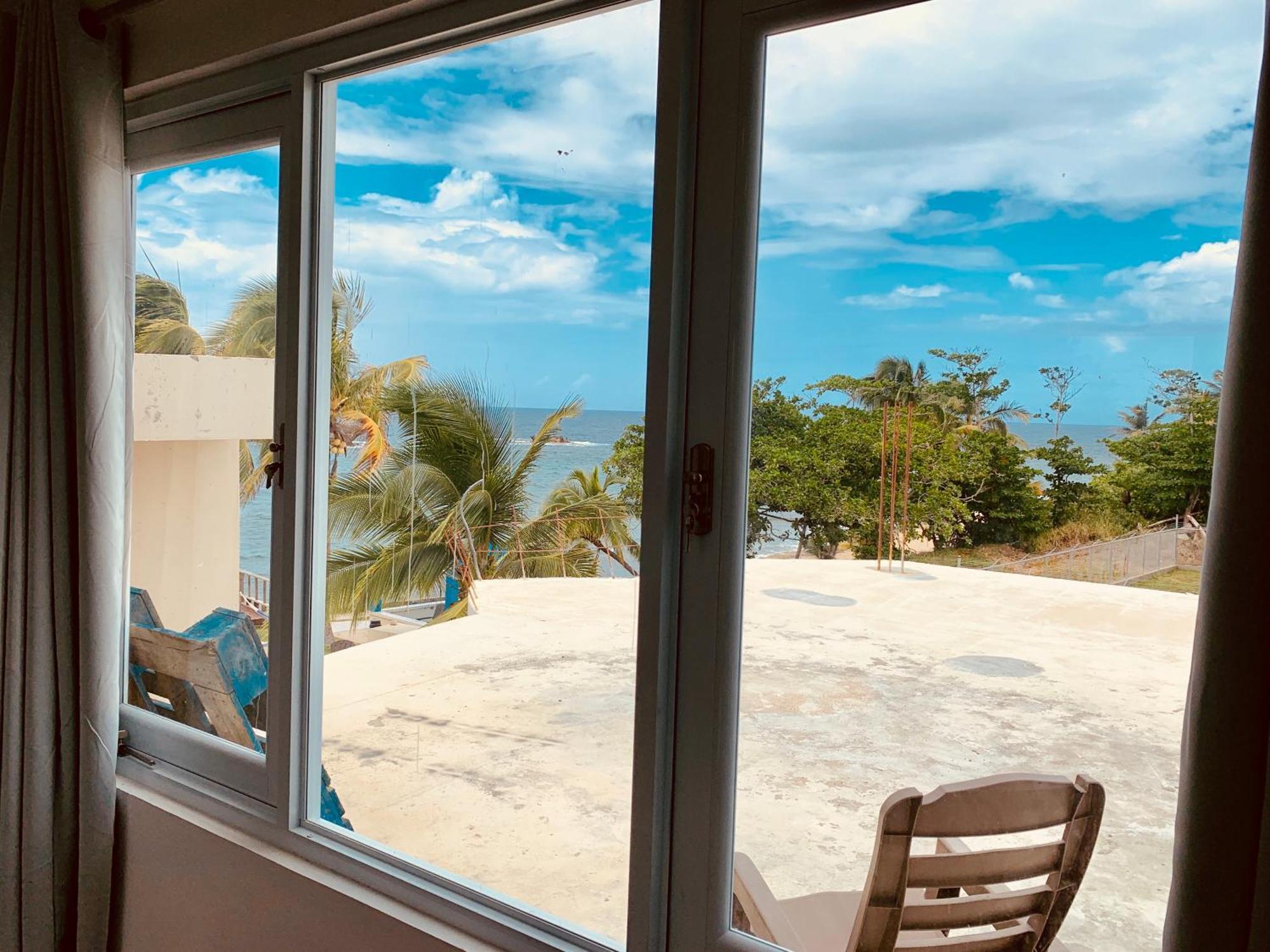 Ventana Al Atlantico At Arecibo 681 Ocean Drive Daire Islote Oda fotoğraf
